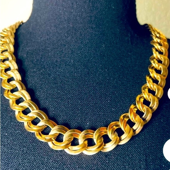 Vintage Monet Gold Tone Necklace - Picture 1 of 6